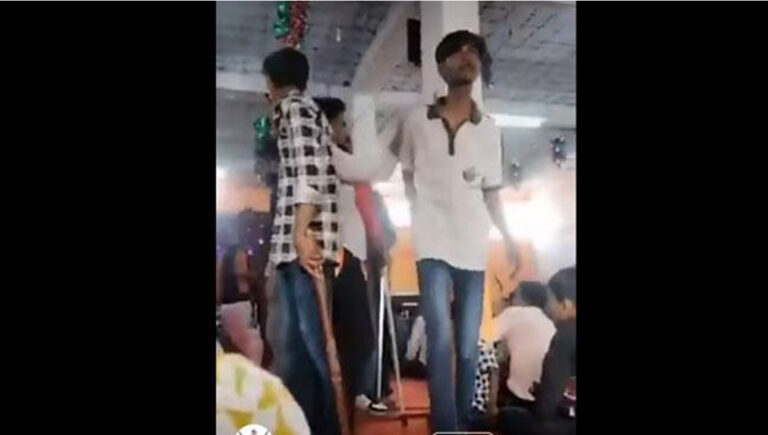 ഗു​ജ​റാ​ത്തി​ൽ ക്രി​സ്ത്യ​ൻ പ​ള്ളി​ക്ക് നേ​രെ സം​ഘപ​രി​വാ​ർ ആ​ക്ര​മ​ണം