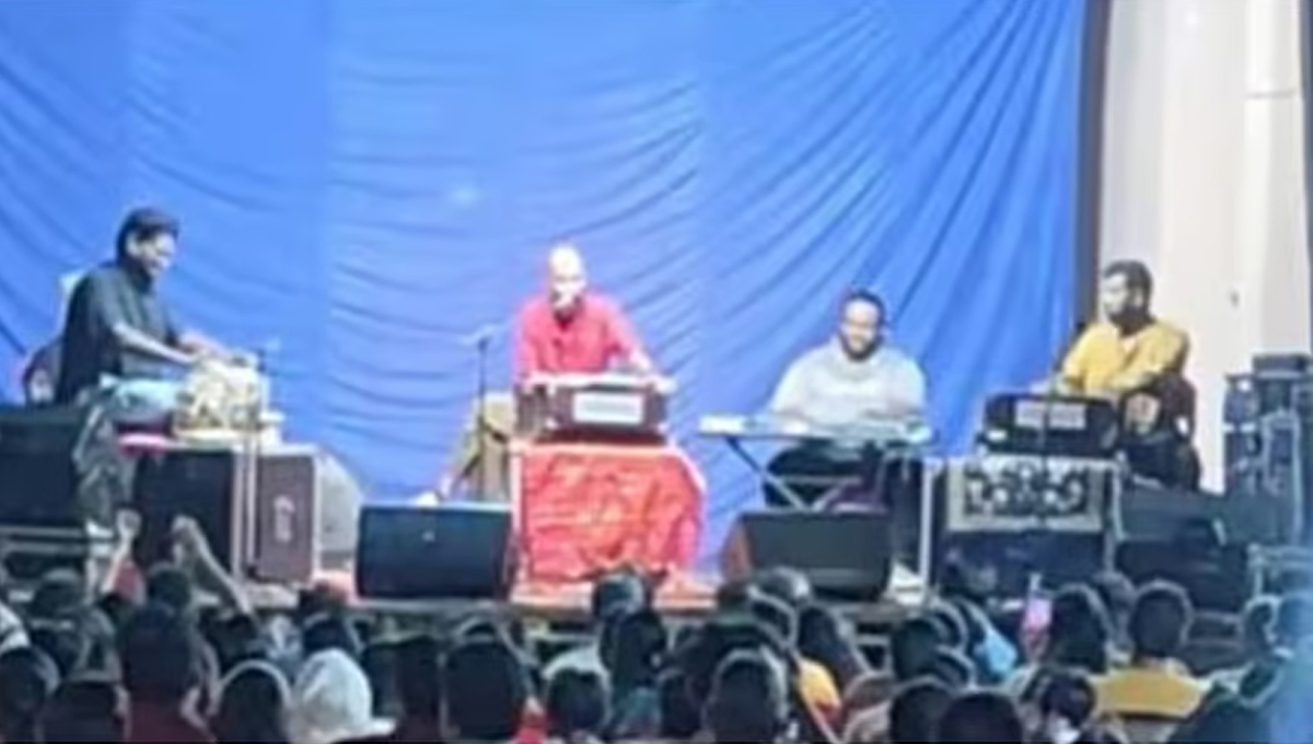 ക്ഷേത്രോത്സവത്തിനിടെ വീണ്ടും വിപ്ലവഗാനം ആലപിച്ച് അലോഷി; എസ്പിക്ക് പരാതി