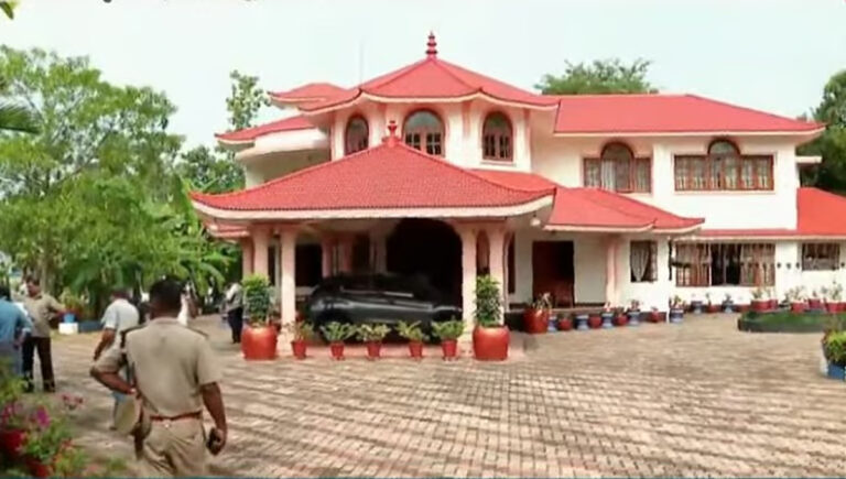 കോട്ടയത്ത് അരുംകൊല : വ്യവസായിയും ഭാര്യയും വീട്ടിനുള്ളില്‍ മരിച്ചനിലയില്‍