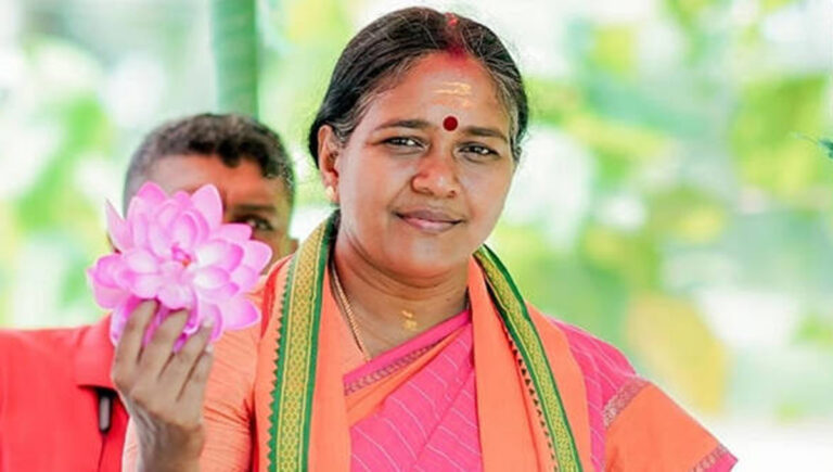 ശോഭ സുരേന്ദ്രന്റെ വീടിന് മുമ്പില്‍ സ്‌ഫോടക വസ്തു പൊട്ടിത്തെറിച്ചു; ആക്രമണം നടത്തിയത് ബൈക്കിലെത്തിയവര്‍