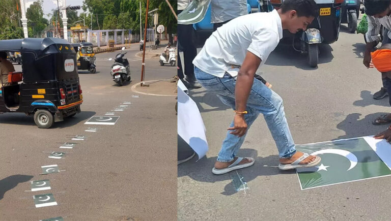 റോഡിൽ പാകിസ്താൻ പതാകയുടെ സ്റ്റിക്കറുകൾ : കർണാടകയിൽ ആറ് ബജ്‌റംഗ് ദൾ പ്രവർത്തകർ കസ്റ്റഡിയിൽ
