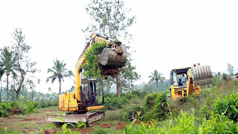 വയനാട് പുനരധിവാസം : ടൗണ്‍ഷിപ്പ് ഭൂമിയില്‍ നെല്‍സണ്‍ എസ്റ്റേറ്റ് ജീവനക്കാരുടെ സമരം ഇന്ന് മുതല്‍
