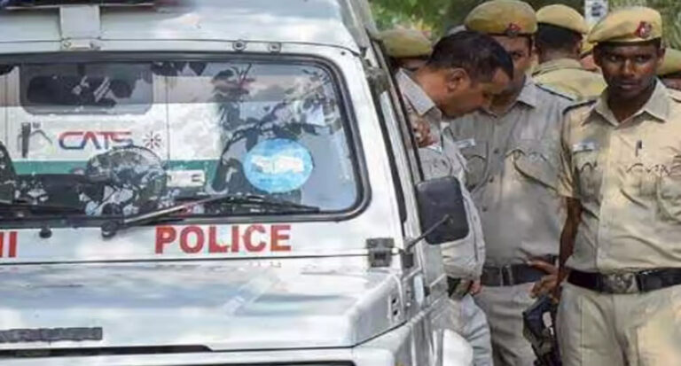 ഡൽഹിയില്‍ യുവതിയെ വെടിവെച്ച് കൊന്നു
