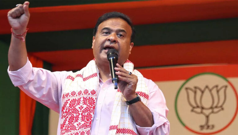 അസമിൽ വിദേശ ട്രൈബ്യൂണലുകൾ വിദേശികളെന്ന് കണ്ടെത്തിയവരെ ബംഗ്ലാദേശിലേക്ക് നാടുകടത്തുന്നു