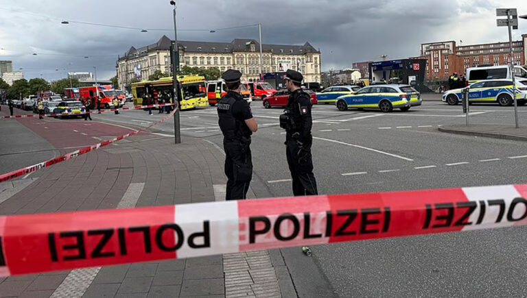 ജര്‍മനിയില്‍ റെയില്‍വെ സ്റ്റേഷനില്‍ കത്തിയാക്രമണം; 12 പേര്‍ക്ക് പരിക്ക്, യുവതി അറസ്റ്റില്‍