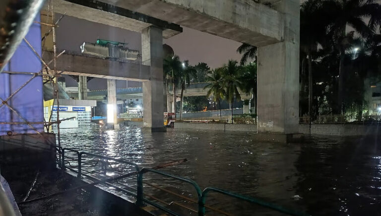 ബെം​ഗളൂരുവിൽ കനത്ത മഴയിൽ വൻ നാശനഷ്ടം; മണിക്കൂറുകൾ നീണ്ട ​ഗതാ​ഗതക്കുരുക്ക്, യെല്ലോ അലർട്ട്