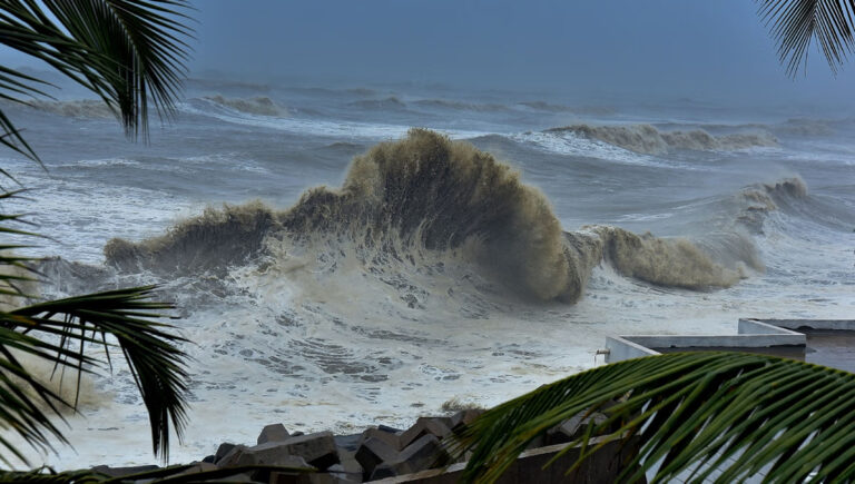 കന്യാകുമാരി തീരത്ത് കള്ളക്കടൽ ജാ​ഗ്രതാ നിർദ്ദേശം