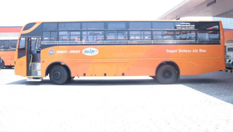 ബുക്ക് ചെയ്തത് സ്വിഫ്റ്റ് എസി ബസ് വന്നത് നോണ്‍ എസി; നഷ്ടപരിഹാരം ആവശ്യപ്പെട്ട് മന്ത്രിക്ക് പരാതി