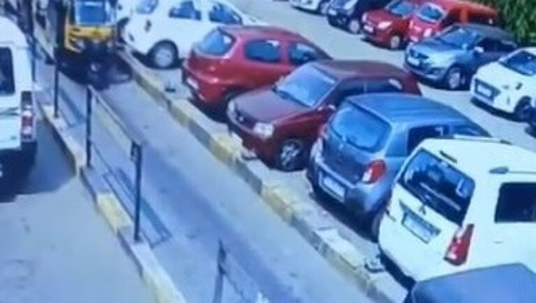 തൃശൂര്‍ റെയില്‍വേ സ്റ്റേഷനില്‍ പാര്‍ക്കിങ് നിരക്ക് പരിഷ്‌കരിച്ചു