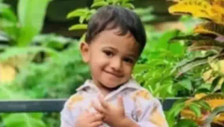 നിര്‍ത്തിയിട്ട കാര്‍ ഉരുണ്ടിറങ്ങി അപകടം; രണ്ടരവയസ്സുകാരന് ദാരുണാന്ത്യം