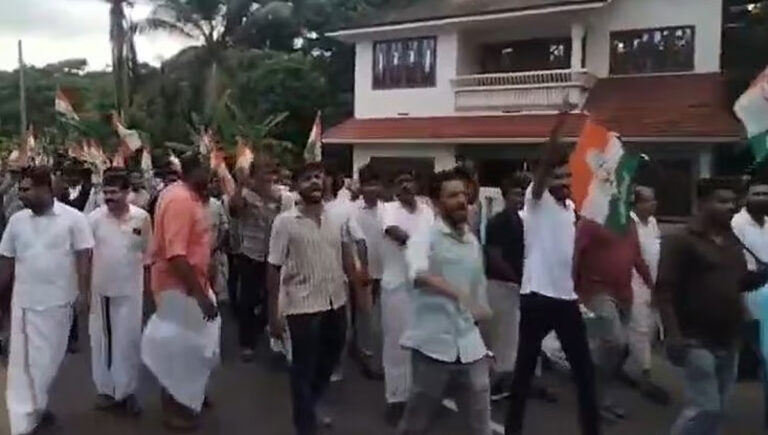 മലപ്പട്ടത്ത് ഭീഷണി മുദ്രാവാക്യവുമായി യൂത്ത് കോണ്‍ഗ്രസ്