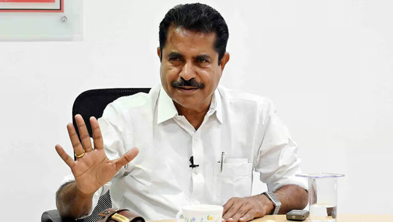 ശബരിമല സ്വര്‍ണക്കൊള്ള; എസ്‌ഐടി വിളിച്ചാല്‍ മാധ്യമങ്ങളേയും കൂട്ടി പോകും : അടൂര്‍ പ്രകാശ്