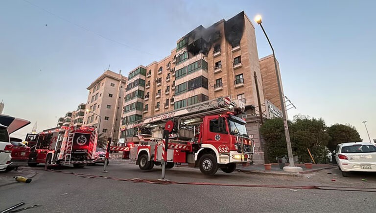 കുവൈറ്റിലെ ഫ്‌ലാറ്റ് സമുച്ചയത്തില്‍ തീപിടിത്തം; 5 മരണം, നിരവധി പേര്‍ക്ക് പരിക്ക്