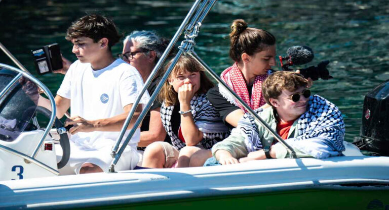 ഇസ്രായേൽ കസ്റ്റഡിയിലെടുത്ത ഫ്രീഡം ഫ്ലോട്ടില കപ്പലിലുള്ളവരെ തടവുകേന്ദ്രത്തിലേക്ക് മാറ്റി