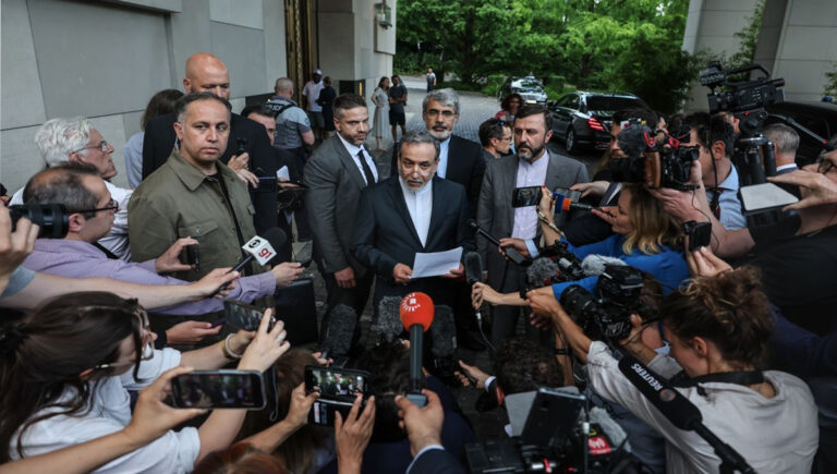 ഇറാൻ – ഇ3 ചർച്ച : ഇസ്രായേല്‍ ആക്രമണം നിര്‍ത്തുന്നതുവരെ അമേരിക്കയുമായി ആണവ ചര്‍ച്ചകള്‍ പുനരാരംഭിക്കില്ലന്ന് ഇറാൻ