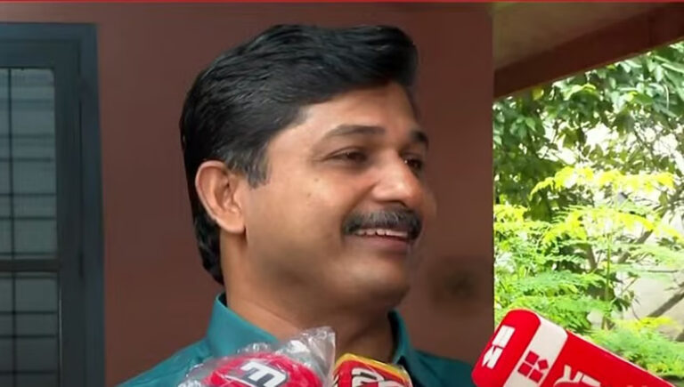 അന്തരിച്ച കോൺഗ്രസ് നേതാവ് വി.വി പ്രകാശിന്റെ വീട് സന്ദർശനം സൗഹൃദ സന്ദർശനം മാത്രം : എം. സ്വരാജ്