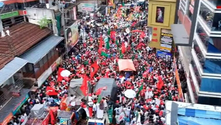 ആവേശക്കടലായി നിലമ്പൂരിലെ കലാശക്കൊട്ട്