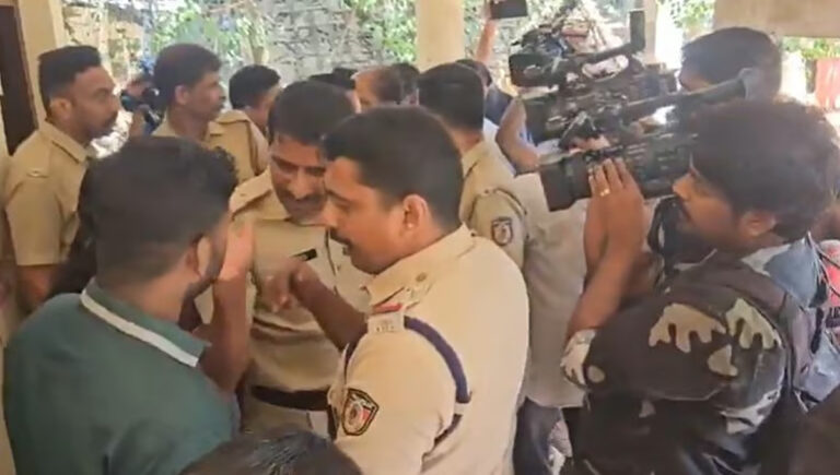 അടിമാലി സര്‍ക്കാര്‍ ഹൈസ്‌ക്കൂളില്‍ അറിയിപ്പില്ലാതെ ഡിവിഷന്‍ നിര്‍ത്തി; പ്രതിഷേധിച്ച് രക്ഷിതാക്കളും വിദ്യാര്‍ത്ഥി യുവജന പ്രസ്ഥാനങ്ങളും