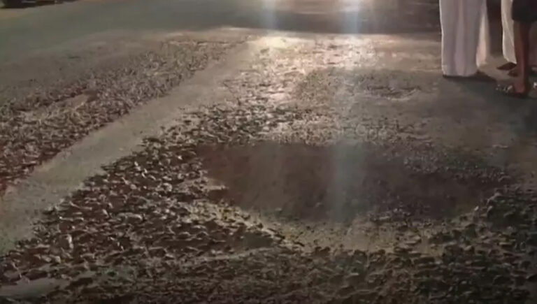 പാലക്കാട്ട് ലോറിക്കടിയില്‍പ്പെട്ട് സ്‌കൂട്ടര്‍ യാത്രക്കാരിക്ക് ദാരുണാന്ത്യം