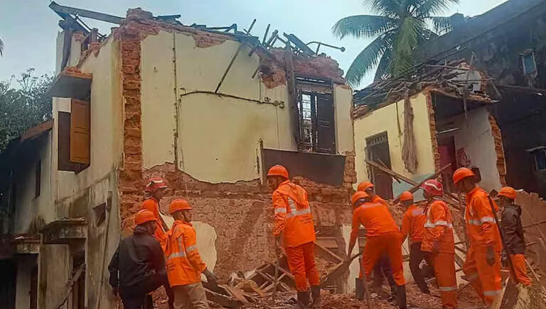 കൊടകരയില്‍ ഇടിഞ്ഞുവീണ ഇരുനില കെട്ടിടത്തിൽ കുടുങ്ങിയ മൂന്നാമത്തെ തൊഴിലാളിയും മരിച്ചു