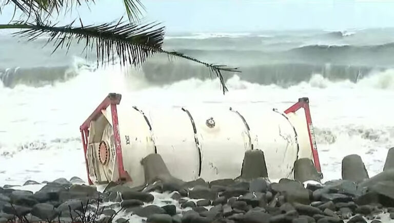 ആലപ്പുഴ, ചെല്ലാനം തീരങ്ങളില്‍ വാതക കണ്ടെയ്‌നര്‍ അടിഞ്ഞു; തീപിടിത്തമുണ്ടായ വാന്‍ഹായ് കപ്പലിലേതെന്ന് നിഗമനം