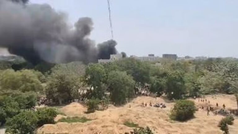 ഗുജറാത്തില്‍ വന്‍ വിമാന ദുരന്തം; 242 യാത്രക്കാരുമായി എയര്‍ ഇന്ത്യ വിമാനം തകര്‍ന്നു വീണു തീപിടിച്ചു