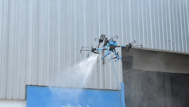 ഹൈടെക്കാകാന്‍ റെയില്‍വേ; സ്‌റ്റേഷനുകളും കോച്ചുകളും വൃത്തിയാക്കാന്‍ ഡ്രോണുകളും