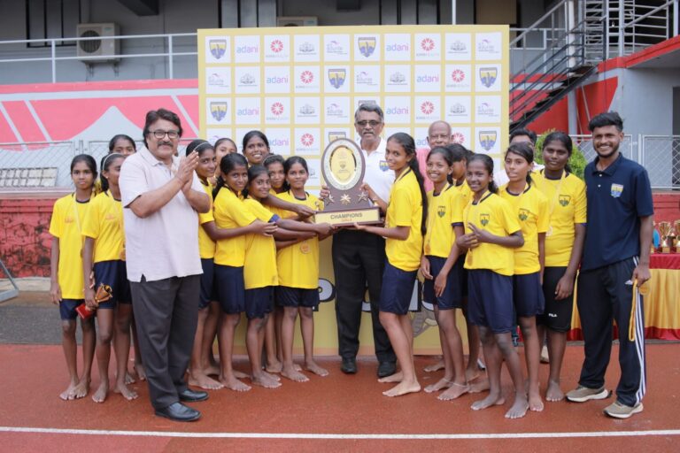 മഴയിലും ആവേശം ചോരാതെ കുട്ടിക്കൊമ്പന്മാര്‍; തിരുവനന്തപുരം കൊമ്പന്‍സിന്റെ സമ്മര്‍ സ്‌കൂള്‍ ഫുട്ബോള്‍ ടൂര്‍ണമെന്റിന്റെ സമാപനം