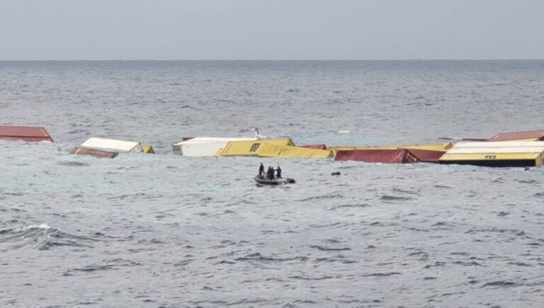 എംഎസ് സി എല്‍സ -3 കപ്പൽ അപകടം : ഇന്ധന ചോർച്ച അടച്ചു; വോയേജ് ഡാറ്റ റിക്കോർഡർ കണ്ടെത്താനായിട്ടില്ല