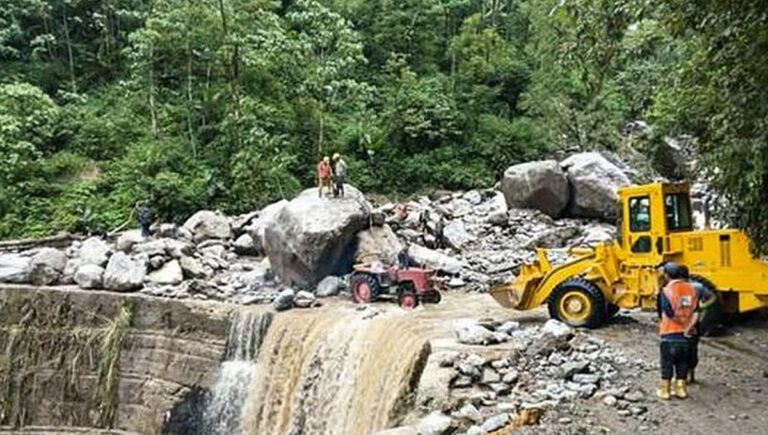 വടക്കൻ സിക്കിമിൽ മണ്ണിടിച്ചിൽ; മൂന്നു സൈനികർ മരിച്ചു, 6 കാണാതായി
