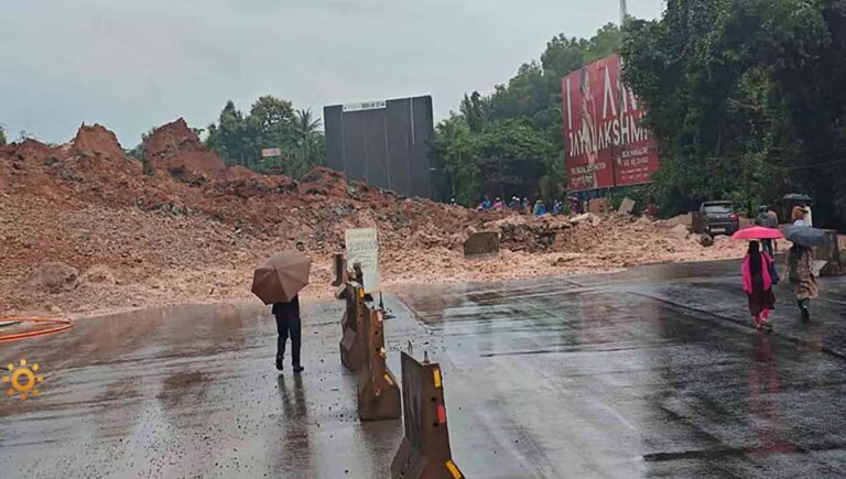 ദേശീയപാത 66ലെ ചെറുവത്തൂർ വീരമലക്കുന്ന് ഇടിഞ്ഞുവീണു; ഗതാഗതം വഴിതിരിച്ചുവിട്ടു