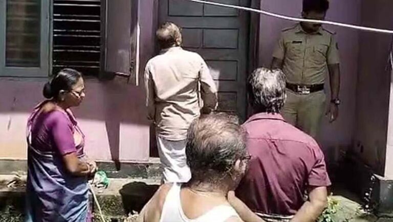 ആറ്റിങ്ങലില്‍ വീടിനുമുന്നില്‍ വയോധിക ഷോക്കേറ്റ് മരിച്ച നിലയില്‍