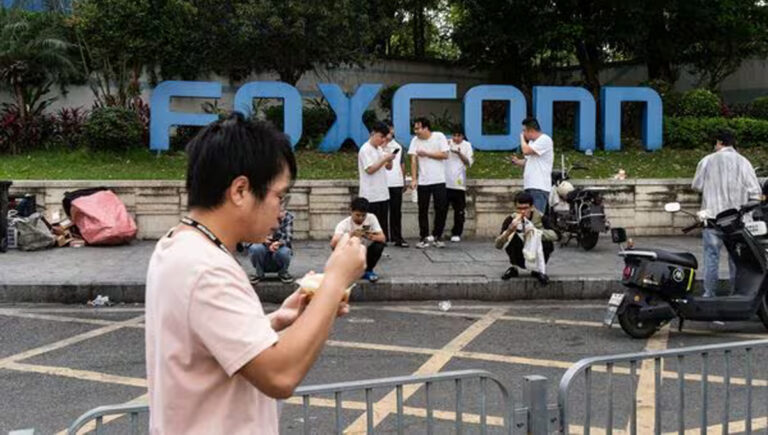 ചൈനീസ് പൗരന്മാരെ ഇന്ത്യയിൽ നിന്ന് തിരിച്ച് ഫോക്‌സ്‌കോണ്‍