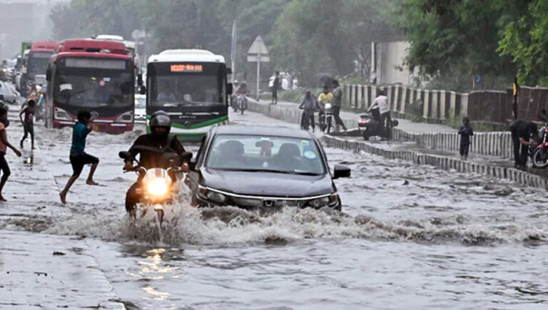 കനത്ത മഴയിൽ ഉത്തരേന്ത്യയിൽ വൻ നാശം; 78 മരണം, 37 പേരെ കാണാനില്ല