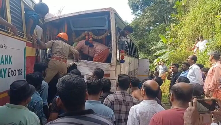 നെയ്യാർ ഡാമിന് സമീപം കെഎസ്ആർടിസി ബസുകൾ കൂട്ടിയിടിച്ച് 15ലധികം പേർക്ക് പരിക്ക്‌