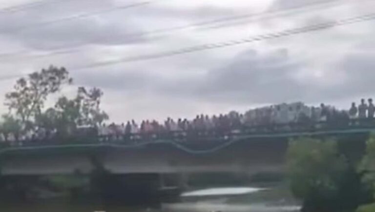 കണ്ണൂരില്‍ കുഞ്ഞുമായി പുഴയില്‍ ചാടി; അമ്മ മരിച്ചു