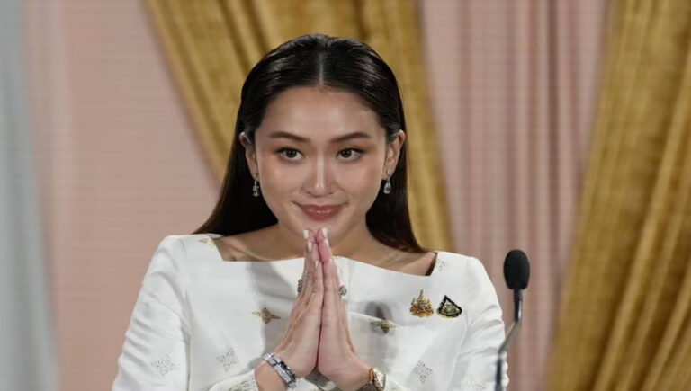 കംബോഡിയയുടെ മുൻ പ്രധാനമന്ത്രിയുമായുള്ള ഫോൺസംഭാഷണം ചോർന്നു; തായ്‌ലാൻഡ് പ്രധാനമന്ത്രിക്ക് സസ്‌പെൻഷൻ