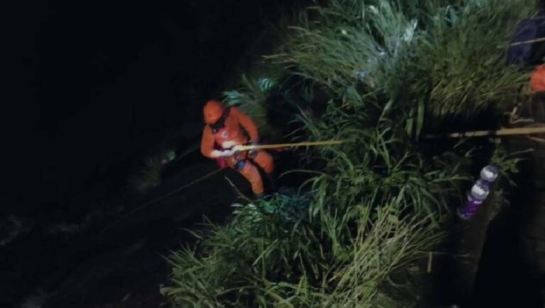 വാഗമണ്ണിൽ കൊക്കയിൽ വീണ യുവാവിനെ രക്ഷപ്പെടുത്തി