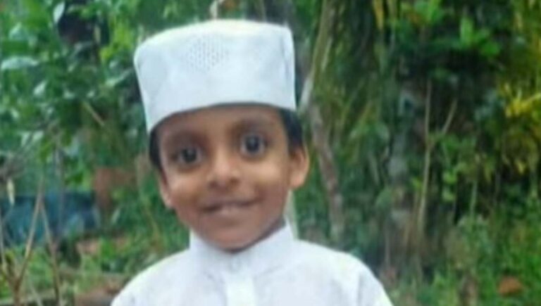 മട്ടന്നൂരില്‍ അഞ്ചുവയസുകാരന്‍ വീട്ടുവരാന്തയിലെ മിനിയേച്ചര്‍ ലൈറ്റില്‍ നിന്ന് ഷോക്കേറ്റ് മരിച്ചു