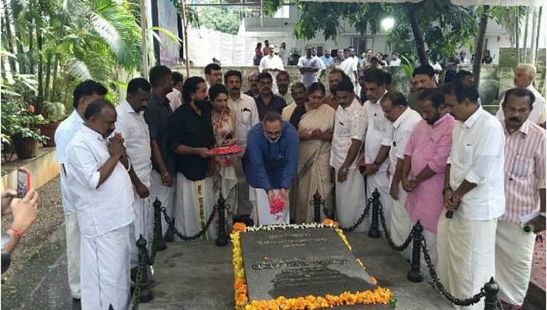 തദ്ദേശ തെരഞ്ഞെടുപ്പ് : കരുണാകര സ്മൃതിയില്‍ പുഷ്പാര്‍ച്ചന നടത്തി ബിജെപി സംസ്ഥാന ഡിവിഷന്‍ സമ്മേളനം മുരളീമന്ദിരത്തില്‍