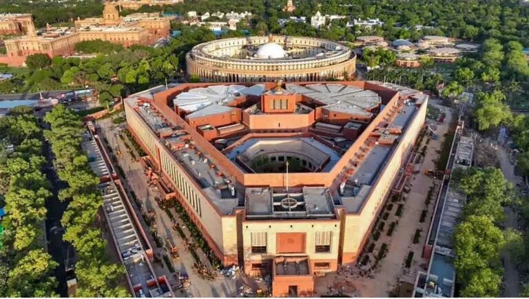 പാർലമെന്‍റിൽ സുരക്ഷാ വീഴ്ച; മതിൽ ചാടിക്കടന്നയാൾ കസ്റ്റഡിയിൽ