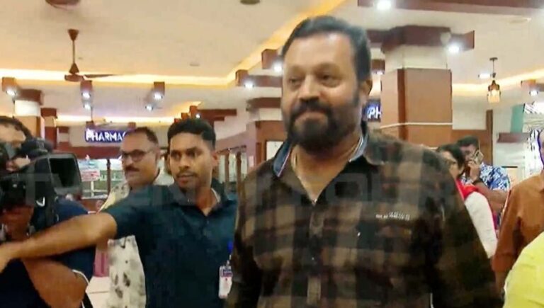 വിവാദങ്ങൾക്കിടെ സുരേഷ് ഗോപി തൃശൂരിൽ; മാധ്യമങ്ങളോട് പ്രതികരിച്ചില്ല