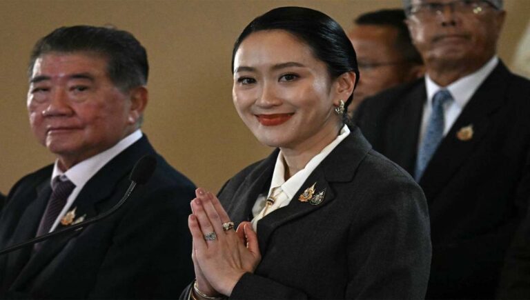 വിവാദ ഫോൺ സംഭാഷണം : തായ്‌ലൻഡ് പ്രധാനമന്ത്രിയെ ഭരണഘടനാ കോടതി പുറത്താക്കി