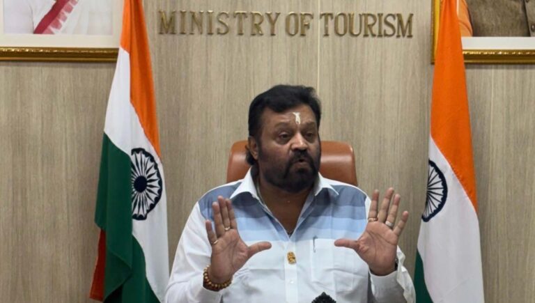 തൃശൂര്‍ എംപിയെ കാണാനില്ലെന്ന് പരാതി; പാര്‍ലമെന്റിലെ ചിത്രങ്ങള്‍ പങ്കുവെച്ച് സുരേഷ് ഗോപി