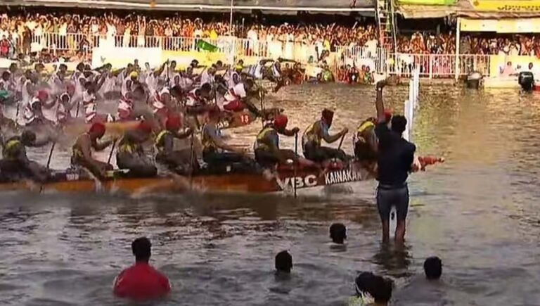 വീയപുരം ചുണ്ടൻ 71ാമത് നെഹ്‌റു ട്രോഫി വള്ളം കളിയില്‍ ജല രാജാക്കന്‍മാര്‍