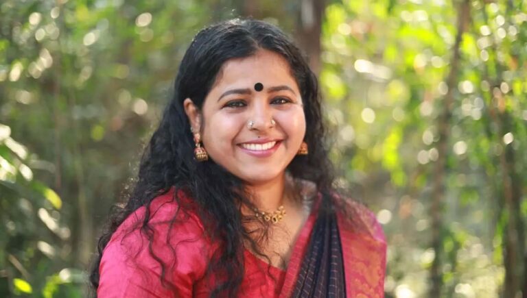 ലൈംഗിക കുറ്റവാളികള്‍ക്കൊപ്പം വേദി പങ്കിടാനില്ല; സാഹിത്യോത്സവം-2025 ബഹിഷ്‌കരിച്ച് എഴുത്തുകാരി ഇന്ദുമേനോന്‍