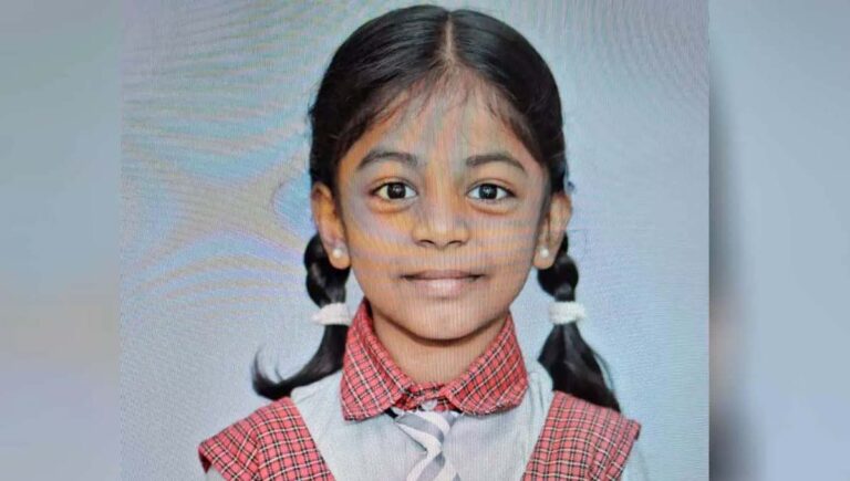 പാലക്കാട് സ്കൂട്ടറിൽ നിന്നും വീണ രണ്ടാം ക്ലാസുകാരിയുടെ ശരീരത്തിലൂടെ ബസ് കയറി ഇറങ്ങി മരിച്ചു