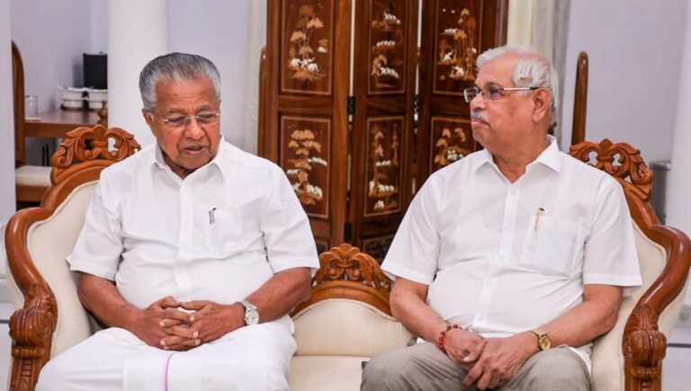 ഓണാഘോഷ ചടങ്ങുകളിലേക്ക് ഗവർണറെ ക്ഷണിക്കാൻ മന്ത്രിമാർ രാജ്ഭവനിലേക്ക്