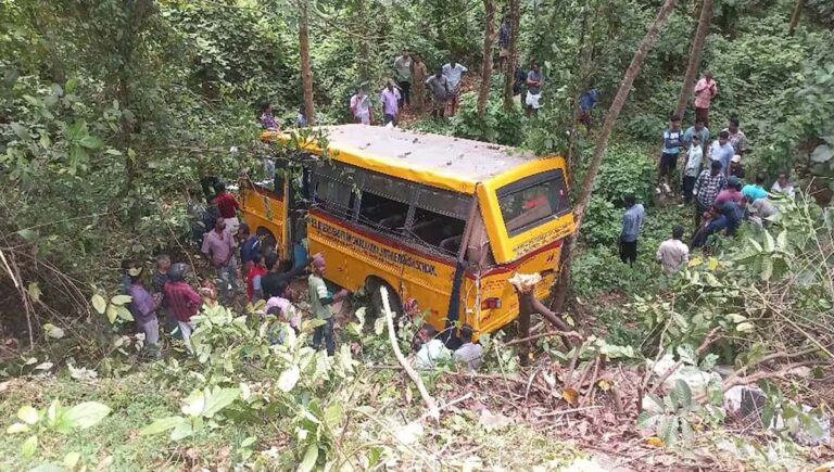 നിലമേല്‍ അപകടം : സ്‌കൂള്‍ ബസിന്റെ ഫിറ്റ്‌നസ് റദ്ദാക്കി; ഡ്രൈവറുടെ ലൈസന്‍സ് സസ്‌പെന്‍ഡ് ചെയ്യും