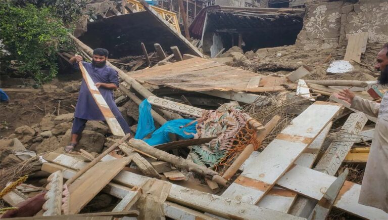 അഫ്ഗാനിസ്ഥാൻ ഭൂചലനം : മരിച്ചവരുടെ എണ്ണം 800 ആയി, 2,500ലേറെ പേർക്ക് പരിക്ക്; സഹായവുമായി ഇന്ത്യ